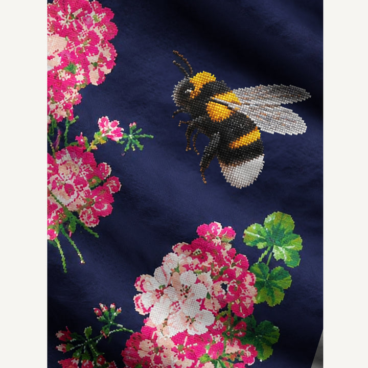 Maglione a girocollo con motivo a api e giardino di gerani
