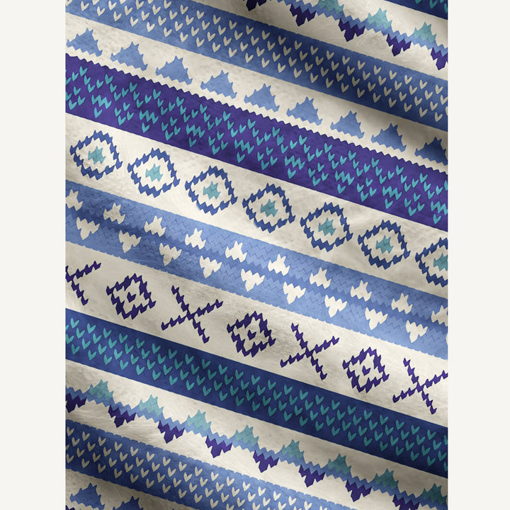 Maglione a girocollo a righe geometriche ispirate allo stile nordico