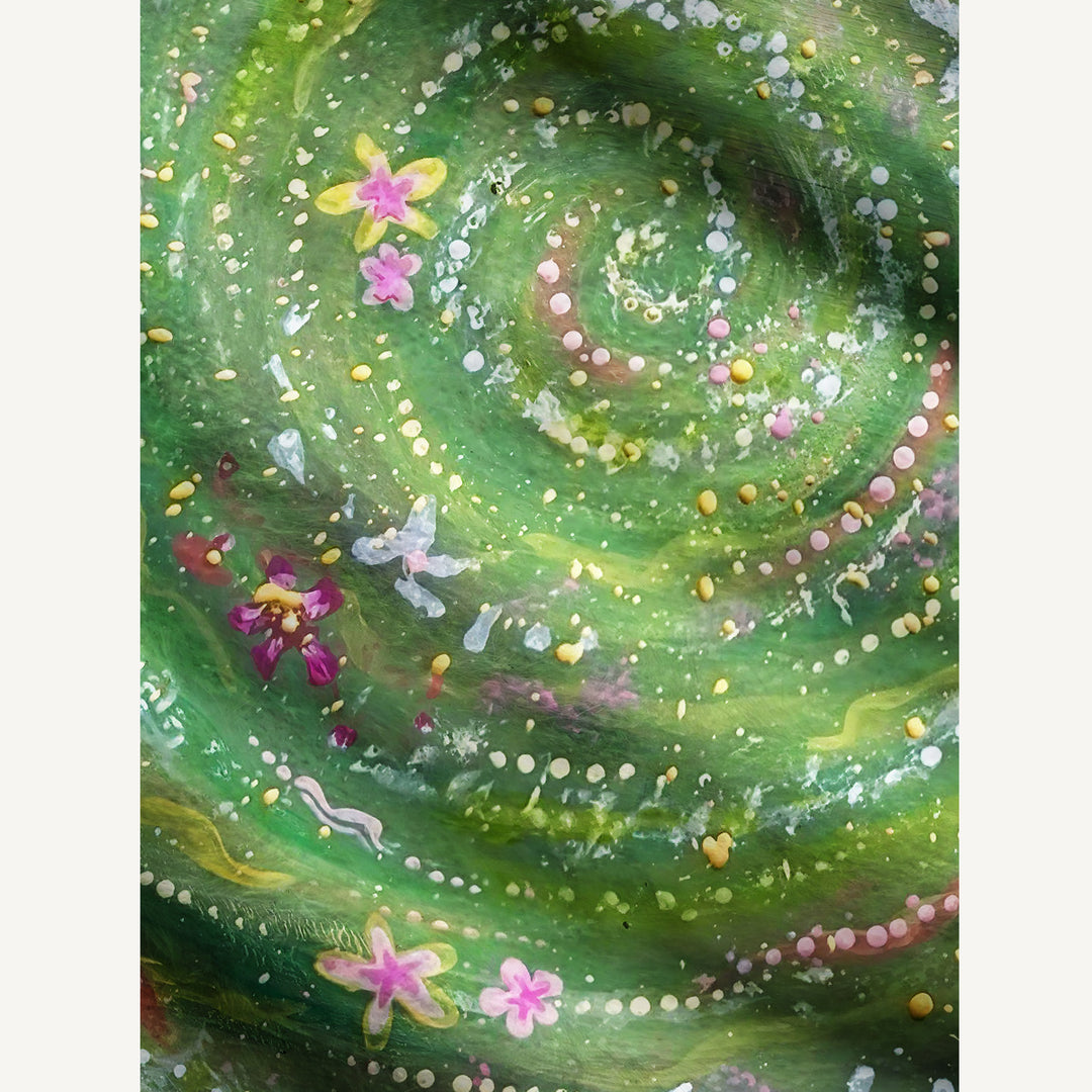 Cardigan lavorato a maglia artistico verde con motivi a spirale e stampa di fiori selvatici