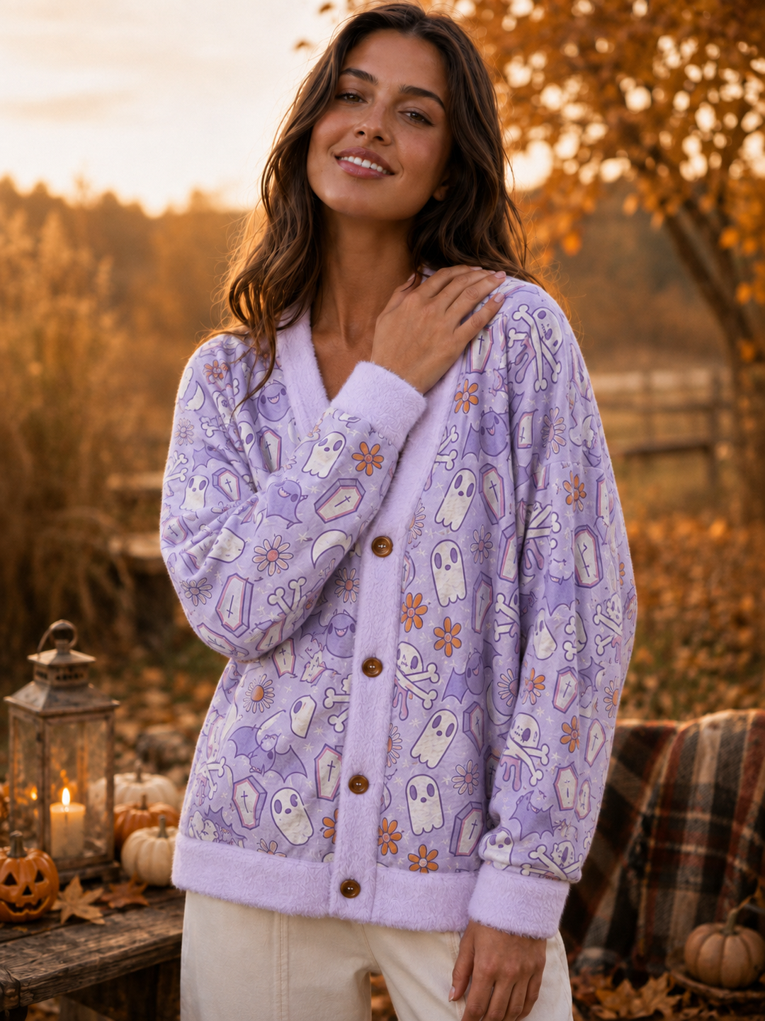 Cardigan in maglia stile boho per Halloween con motivo “giardino di lavanda e fantasma”