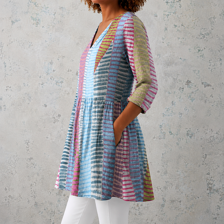 Gaia | Camicia lunga in lino con strisce acquerellate dipinte a mano