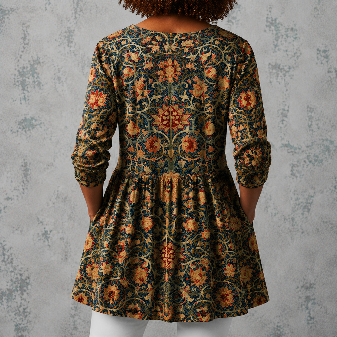Patrizia | Camicia lunga in lino con motivo vintage di fiori su carta da parati