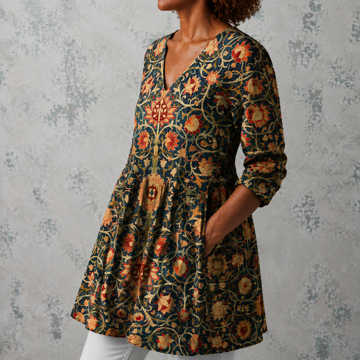Patrizia | Camicia lunga in lino con motivo vintage di fiori su carta da parati