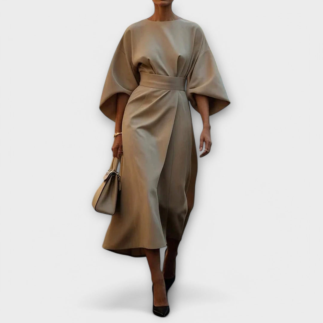 Sonia - Un vestito elegante con maniche