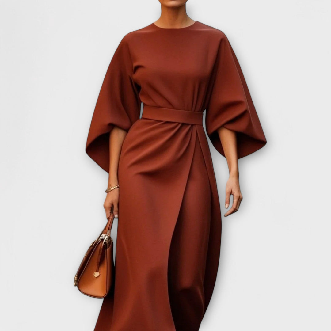 Sonia - Un vestito elegante con maniche